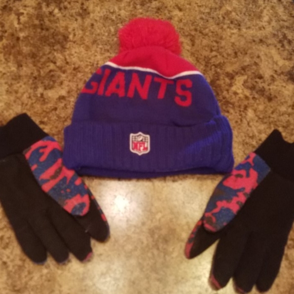 NY Giants mens hat and gloves - Picture 3 of 5